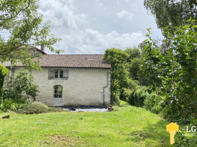 Magnifique longère en pierre à finir de rénover de 239m2 ave
