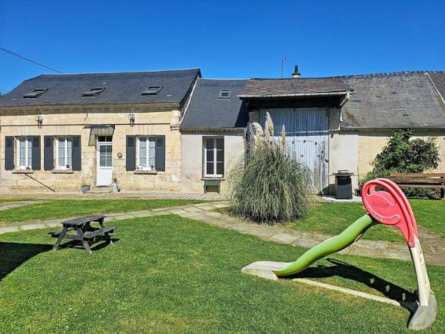 MAGNIFIQUE LONGERE EN PIERRES DE TAILLE, RENOVEE !