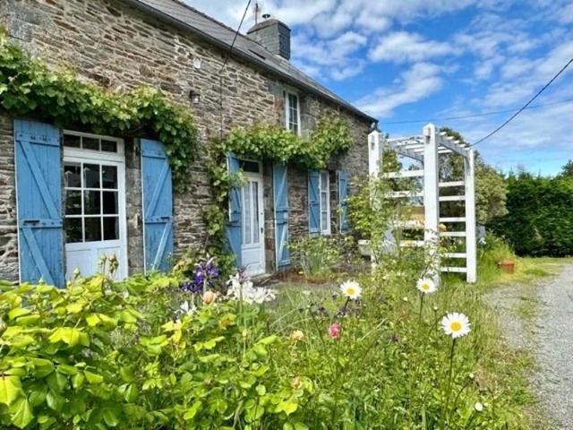 Magnifique longère proche de La Gacilly avec 6 chambres