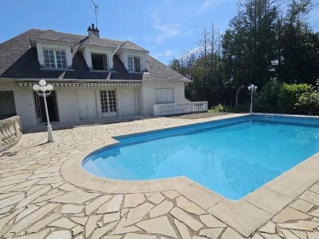 Magnifique pavillon avec piscine secteur calme