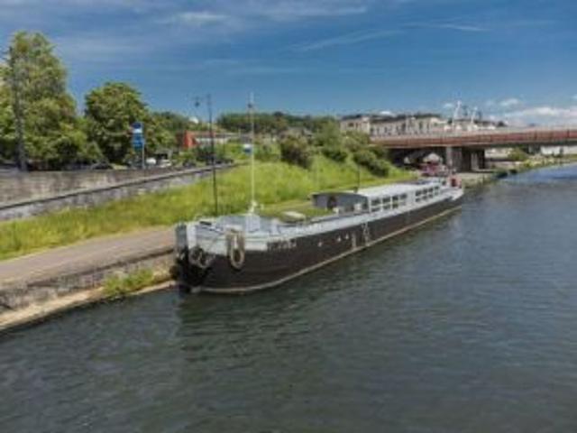 Magnifique péniche habitable entièrement rénovée