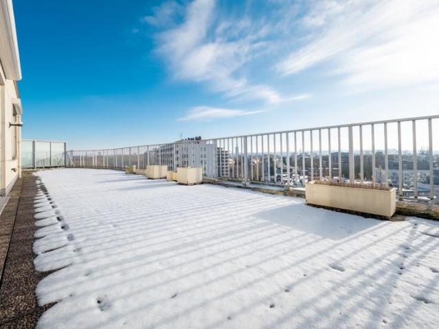 MAGNIFIQUE PENTHOUSE 3 CH GRANDE TERRASE SUD OUEST