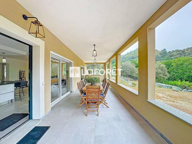 MAGNIFIQUE PROPRIETE 190m2 5000m2 TERRAIN