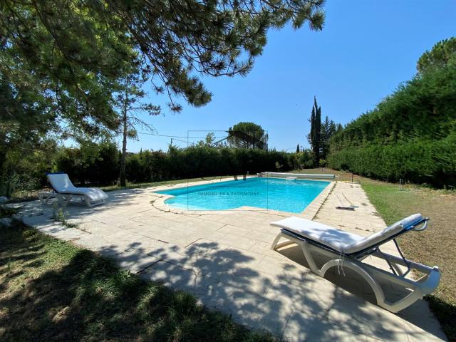 Magnifique propriété à Aix En PROVENCE Puyricard vue Sainte. 194m² Puyricard