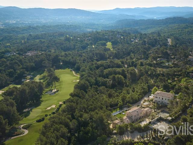 Magnifique propriété au sein du domaine 1020m² Tourrettes