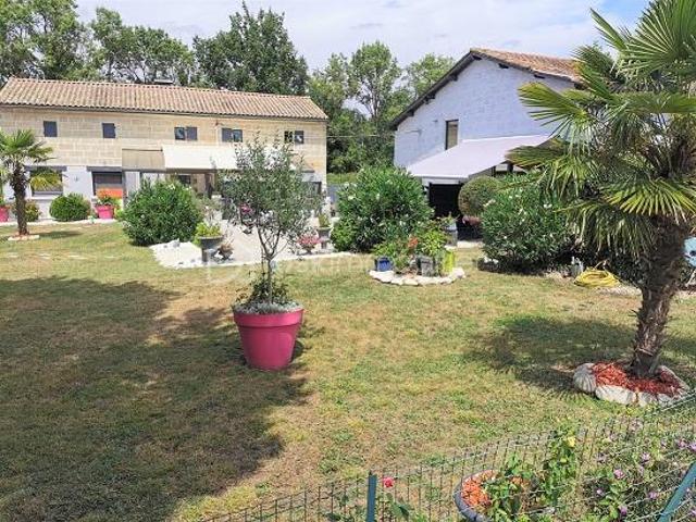 MAGNIFIQUE PROPRIETE DE 257 M2 AVEC 6 CHAMBRES, 4 SDB, PISCINE ET UN GITE DE 67 M2 AVEC 2 CHAMBRES !
