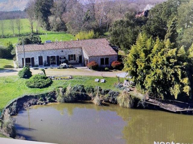 Magnifique propriété de 278 m2 sur 14 hectares