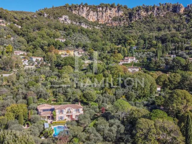 Magnifique propriété de 2 maisons au calme absolu