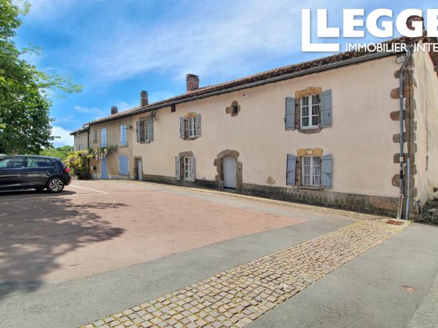 Magnifique propriété de trois chambres dans un charmant village. À ne pas manquer !