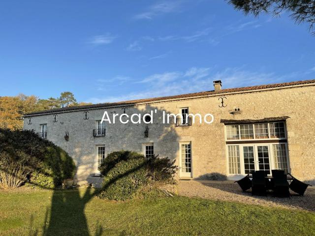 Magnifique propriété de campagne avec son gîte attenant, pis. 370m² Loubès Bernac