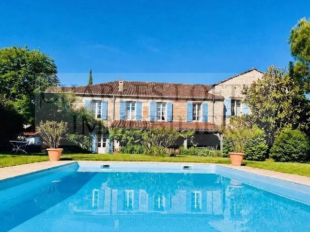 Magnifique propriété de caractère comprenant 2 maisons, pisc. 639m² Mercuès