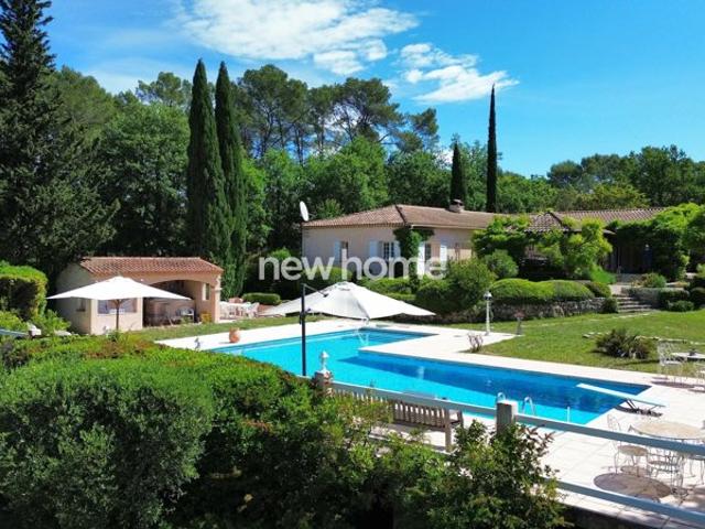 Magnifique propriété de charme avec maison d’amis, vaste piscine et vue dégagée, sans aucun vis à vis