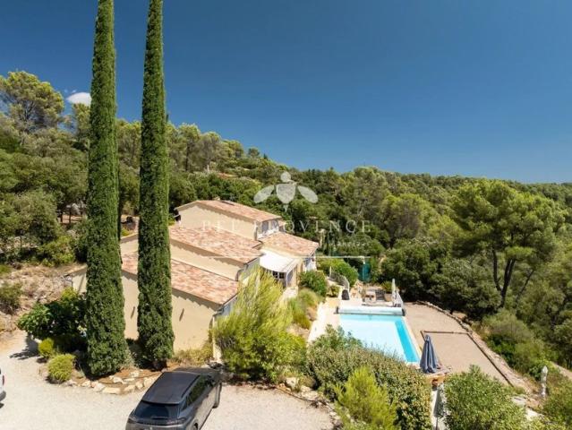 Magnifique propriété de luxe et de charme, avec vue panoramique!