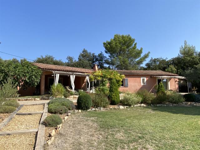 Magnifique propriété en parfait état, au calme à 15 mn de Co. 170m² Correns