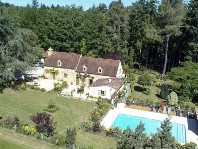 Magnifique Propriété en Pierre avec Étang, Piscine et 8 Hect. 200m² Marminiac