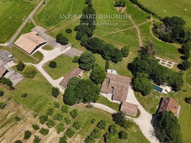 Magnifique propriété, gîtes, piscine 425m² Issigeac
