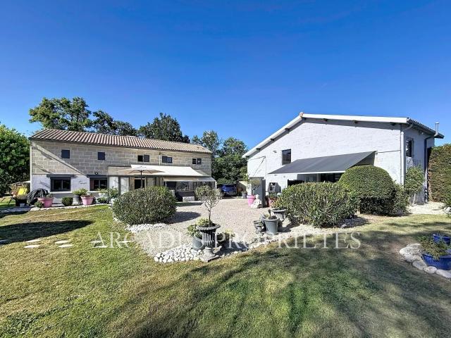 Magnifique Propriété Maison et Gîte de 370 m2