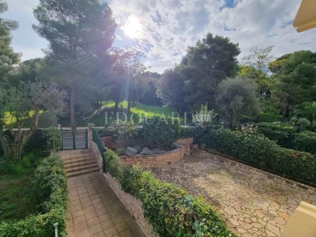 Magnifique quatre pièces à vendre en excellent état avec terrasse, cave et garage