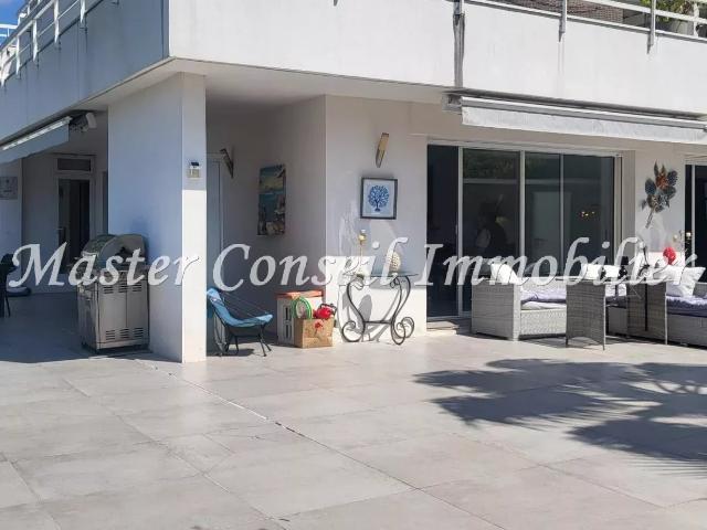 MAGNIFIQUE RDJ PISCINE 4P 137M² + 165M² TERRASSES