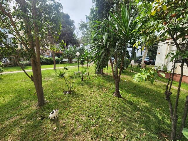 Magnifique rez de jardin 4 chambres, très ensoleillé