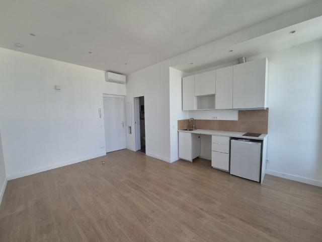 MAGNIFIQUE STUDIO VUE MER NON MEUBLE