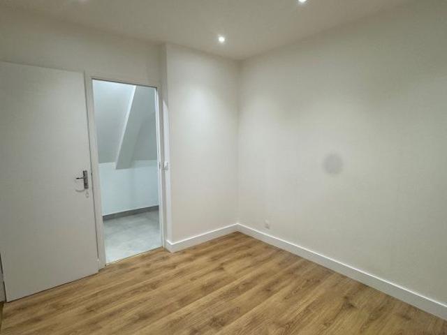 Magnifique STUDIO REFAIT A NEUF RUE DE BERRI
