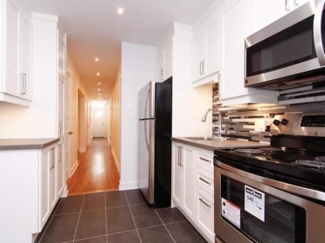 MAGNIFIQUE STYLE CONDO A SAINT HENRI MEILLEUR EMPLACEMENT!