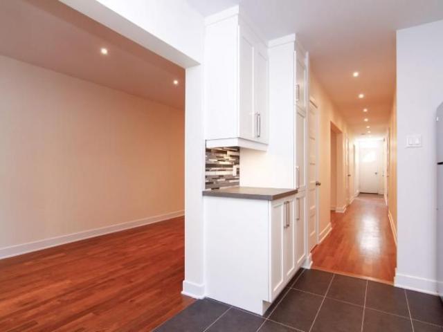 MAGNIFIQUE STYLE CONDO A SAINT HENRI MEILLEUR EMPLACEMENT!