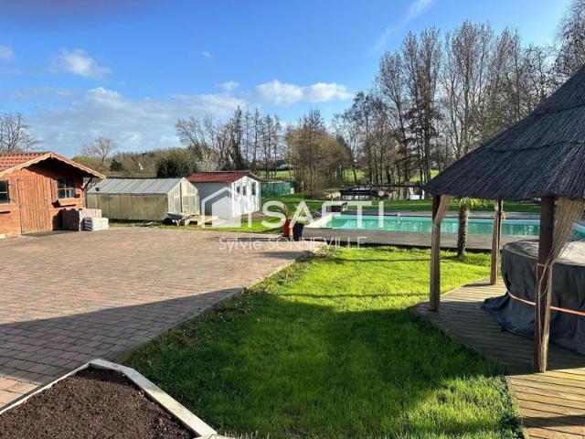 Magnifique semi plain pied avec piscine