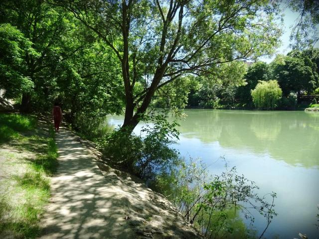 MAGNIFIQUE T4 AVEC TERRASSE DE 30M2 EXPOSE SUD AU BORD DU CANAL ET DE L'OUCHE 4 pièces, 85 m²