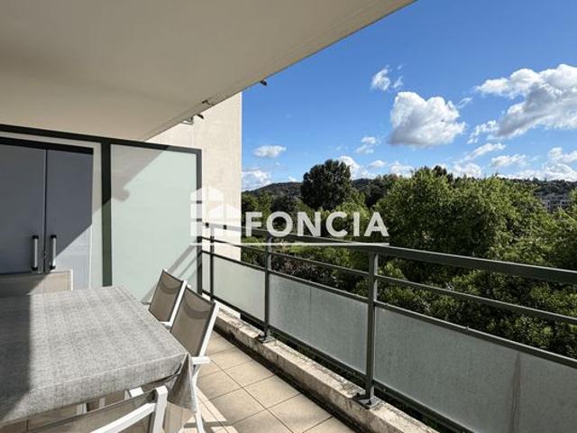 Magnifique T2 avec terrasse et vue sur Parc Emplacement de 1er choix