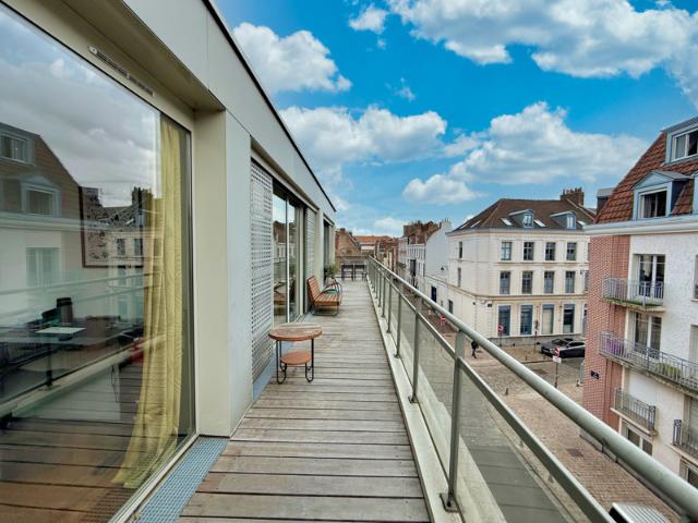 Magnifique T3 en dernier étage avec terrasse de 30 m2 et par
