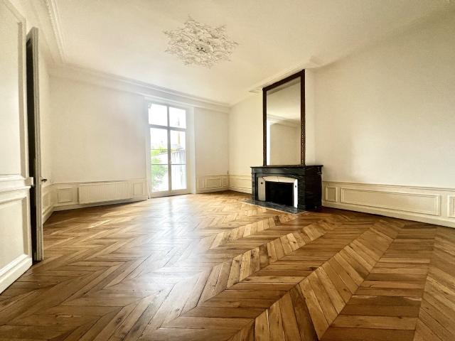 Magnifique T3 en hyper centre 76.34 m²