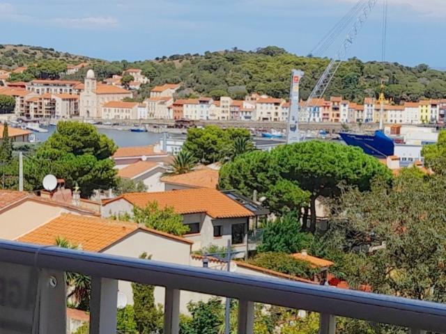 Magnifique T 2 Mezzanine de 67 m2 loi carrez, garage, parking privé, et cave