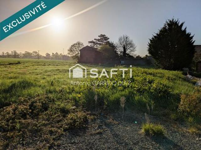 Magnifique terrain divisible de 2300 m²