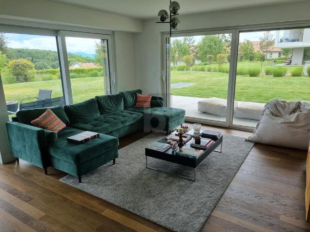 MAGNIFIQUE VUE AVEC GRAND JARDIN