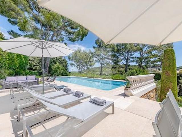 Magnifique vue mer sur la baie de Cannes
