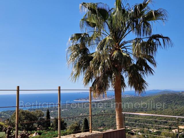 MAGNIFIQUE VUE SUR LA BAIE ET LES ILES VILLA PLEIN SUD avec