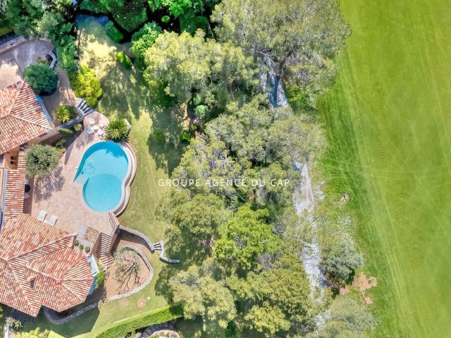Magnifique Vue Sur Le Golf Villa 7 Pieces Avec Piscine Et Do. 230m² Saint Raphaël