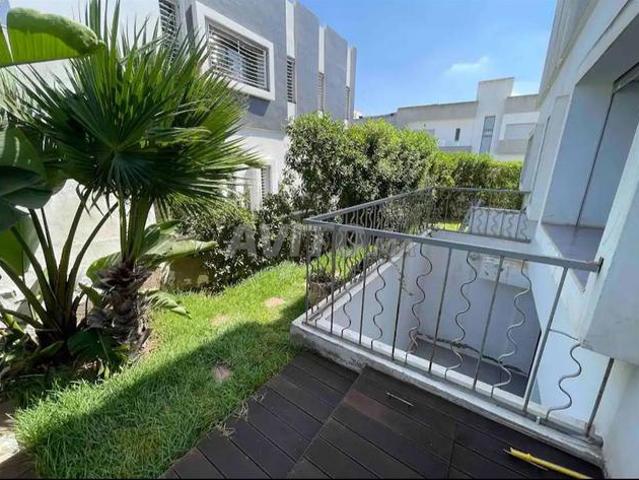 Magnifique villa meublée à Bouskoura