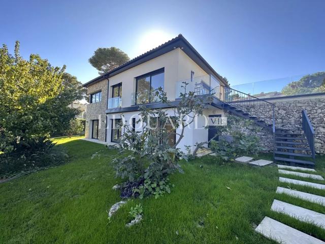 Magnifique villa neuve à vendre, idéalement située au cœur du quartier exclusif du Plateau de Cap