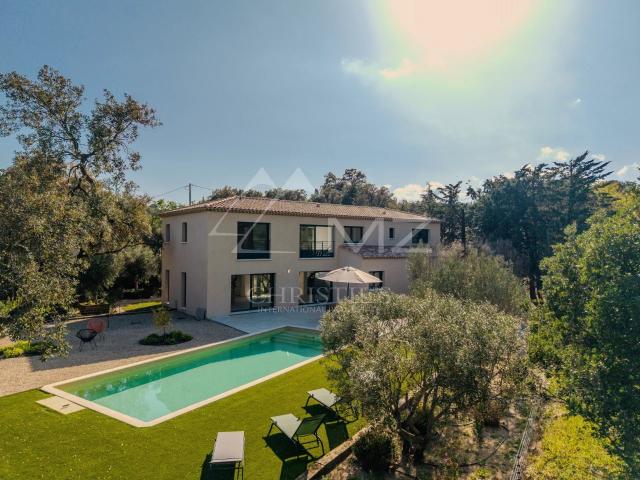 Magnifique Villa Neuve Piscine Plan De La Tour 243m² Le Plan de la Tour