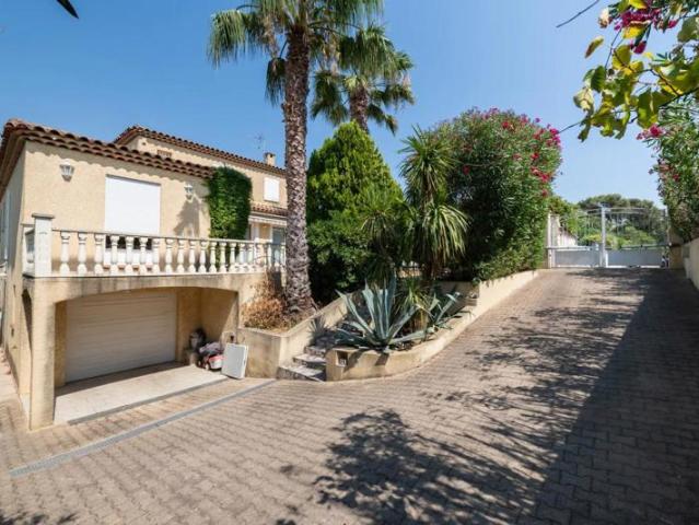 MAGNIFIQUE VILLA avec piscine