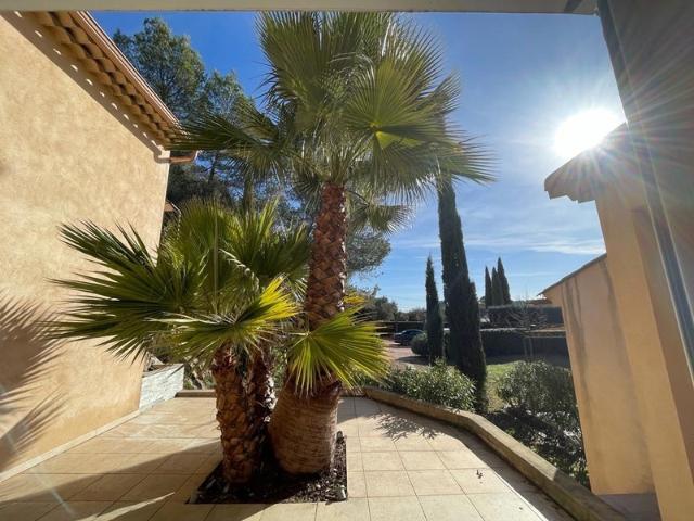 Magnifique villa avec piscine, 6 pièces, COTIGNAC 83