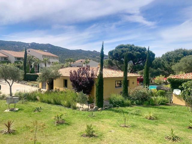 Magnifique villa avec piscine 215m² Calvi