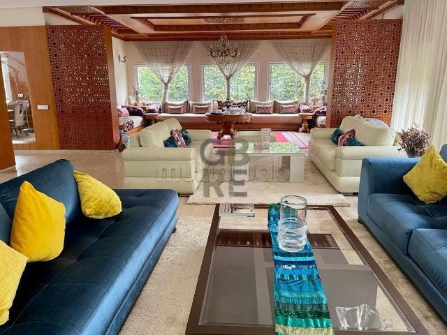 Magnifique villa avec piscine à vendre à l'Orangeraie Souissi