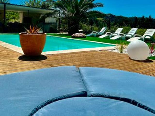 Magnifique villa avec piscine et dépendance