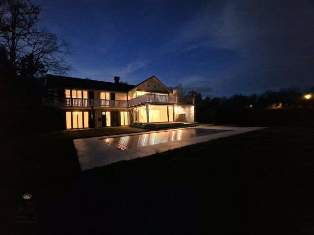 Magnifique Villa entièrement rénovée en 2024, avec Piscine et spacieux jardin