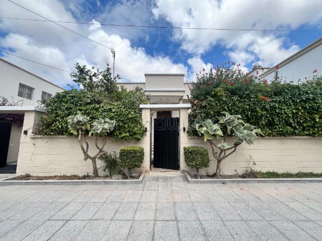 Magnifique Villa À Louer Plein Pied