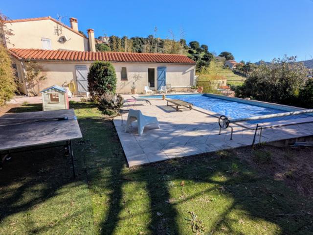 MAGNIFIQUE VILLA A VENDRE A COLLIOURE, 4 FACES AVEC PISCINE